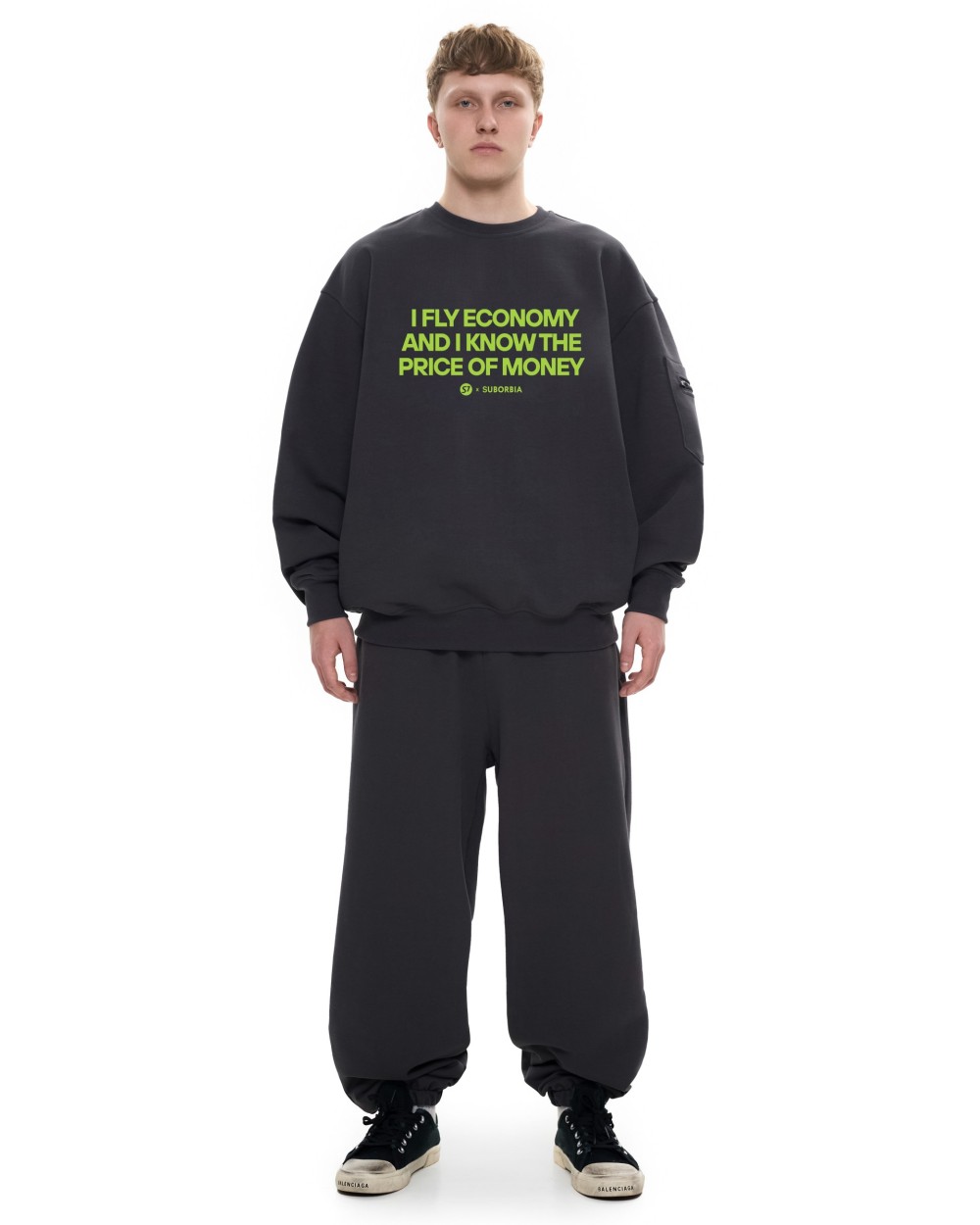 Костюм Suborbia x S7 со свитшотом MEN Graphite Economy class