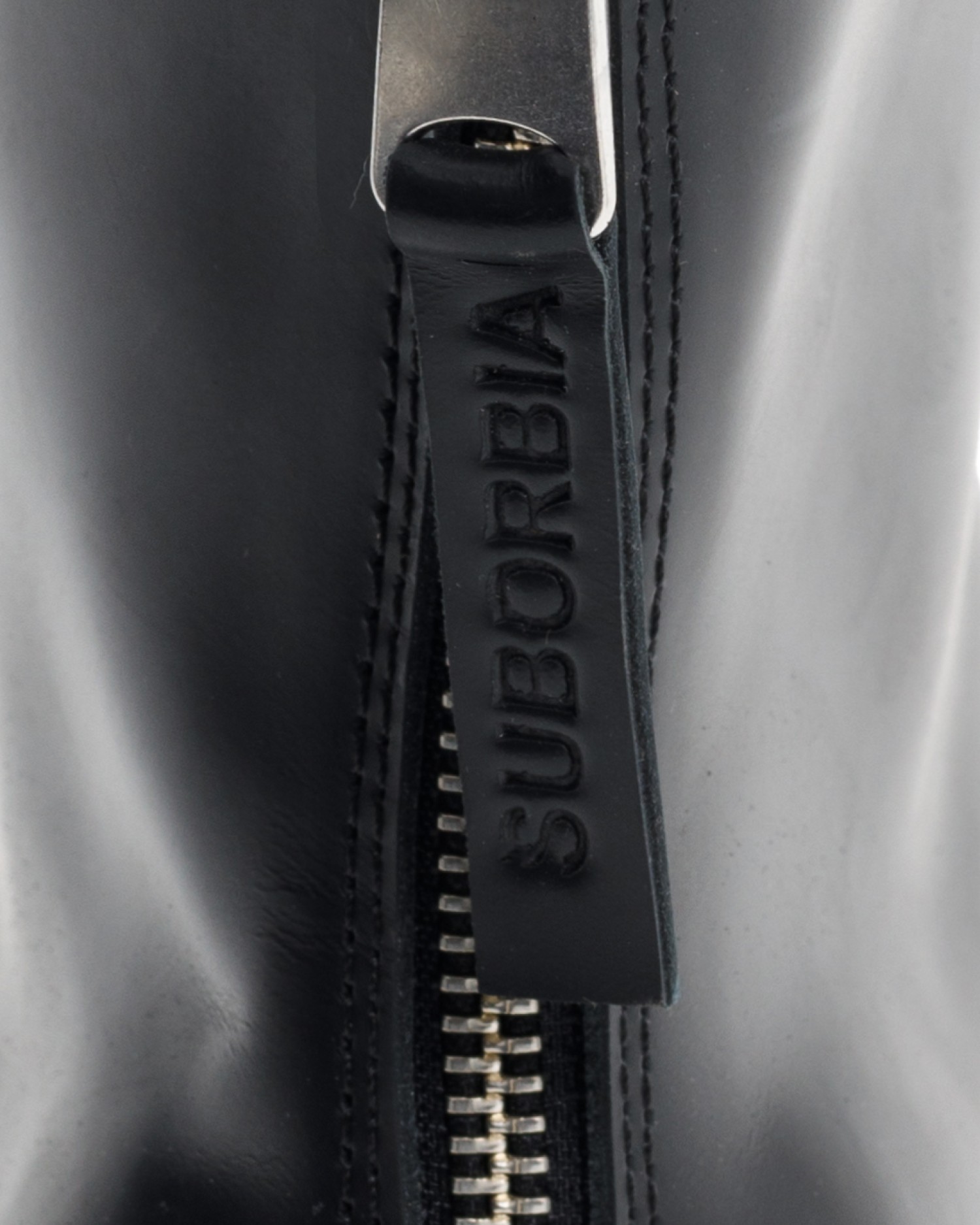 Ботинки из кожи